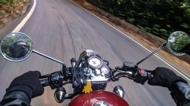 Šibenik: Motociklist teže ozlijeđen nakon izlijetanja s ceste