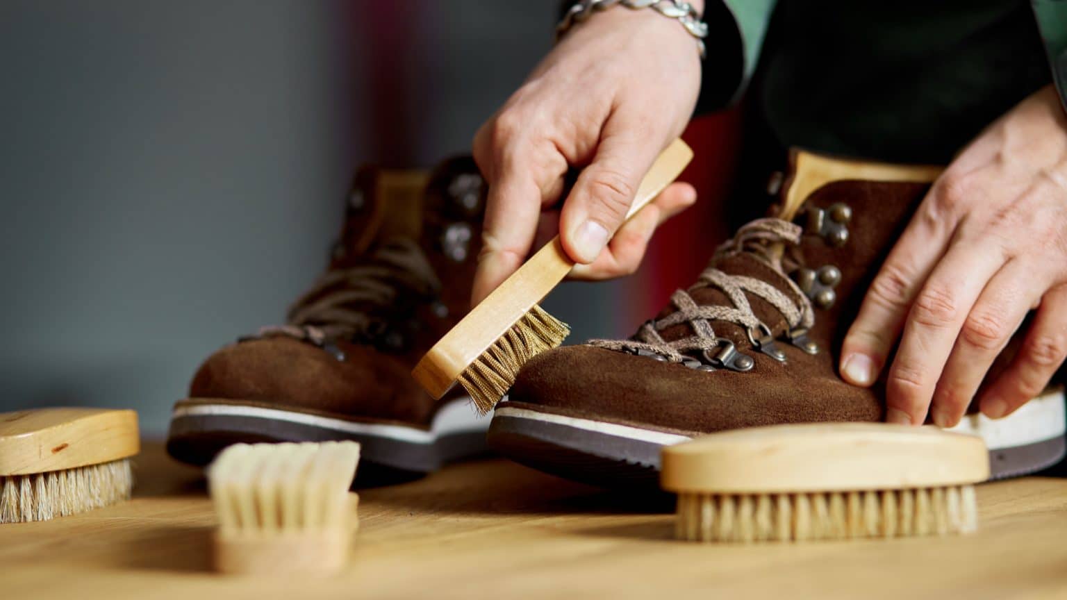 10 najboljih trikova za čišćenje obuće - Očuvajte sjaj i stil!