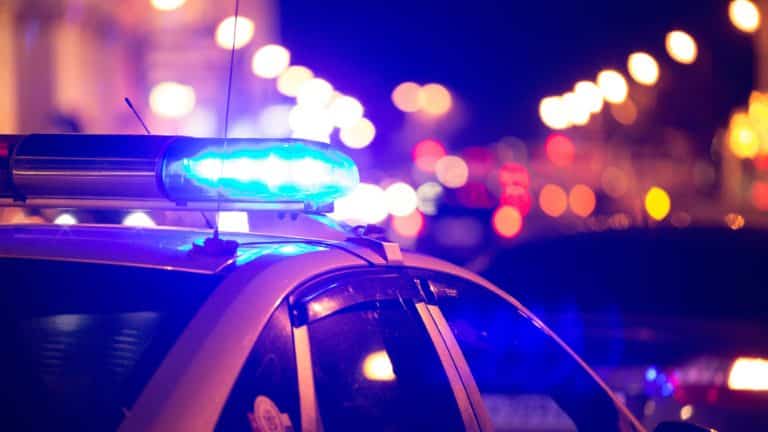 Zadar: Vozio automobil s nepripadajućim registarskim oznakama, pronašli i drogu