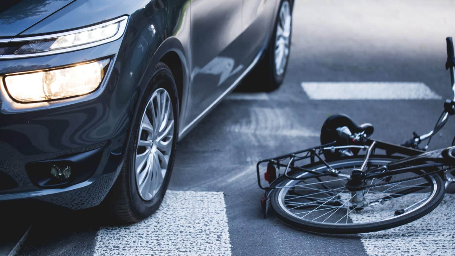 Teška prometna nesreća u Vodicama: 80-godišnji biciklist zadobio ozljede opasne po život
