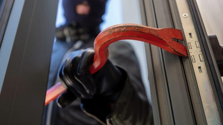 Provala u ugostiteljski objekt u Seget Vranjici: Otuđen novac i duhanski proizvodi