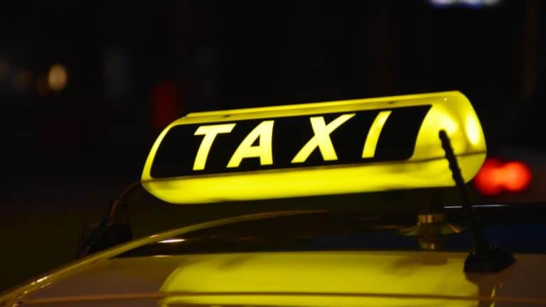 Dubrovnik: 32-godišnji turist iskoristio nepažnju taksista i ukrao mu torbu