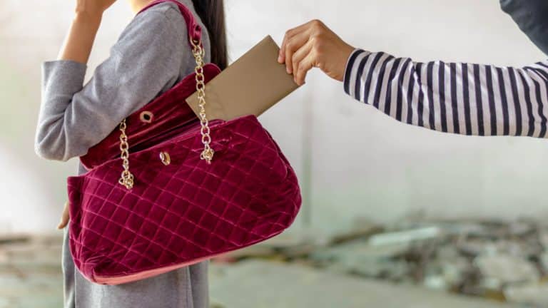 Drniš: Ukrao dvije INA kartice i izazvao štetu od 1.450 eura