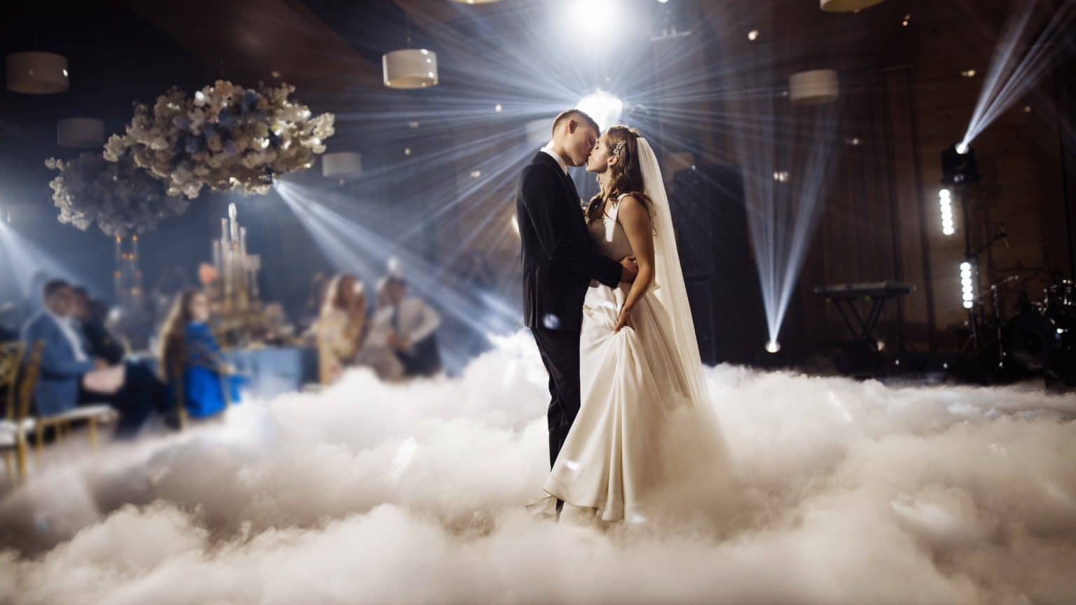 Najljepše lagane pjesme za prvi svadbeni ples: Top 20 izbora