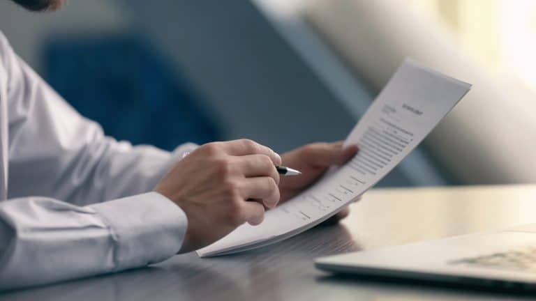 Krivotvorenje isprava: 33-godišnjak uhićen zbog nelegalnih registarskih oznaka u Bibinjama