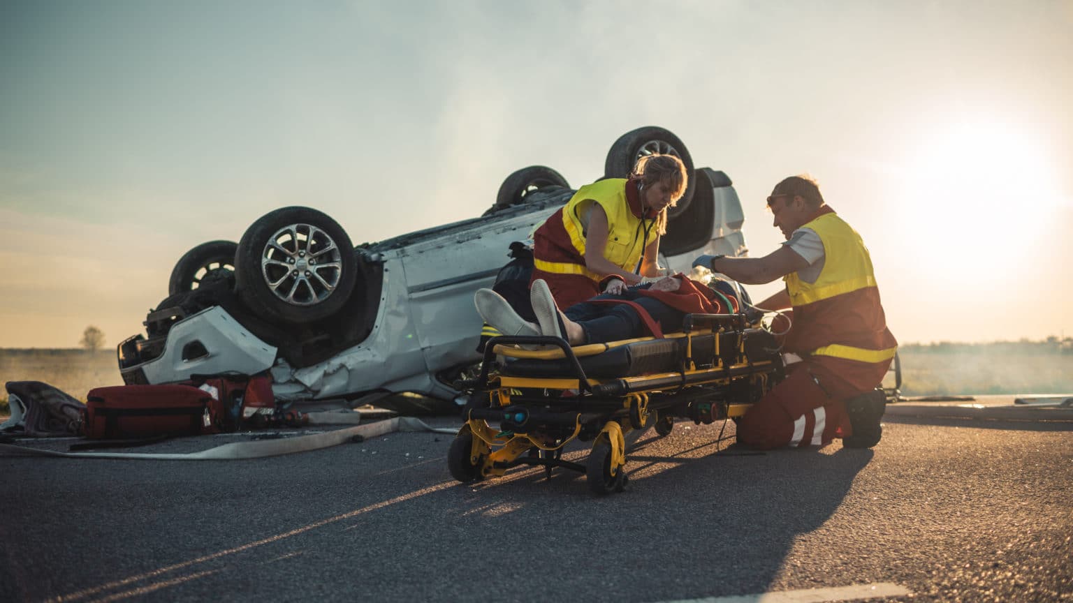 Prometna nesreća u Splitu: Automobil sletio u Velebitskoj ulici, jedna osoba ozlijeđena