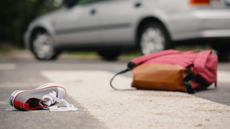 Šibenik: Dvije pješakinje ozlijeđene, vozačica kršila pravila na pješačkom prijelazu