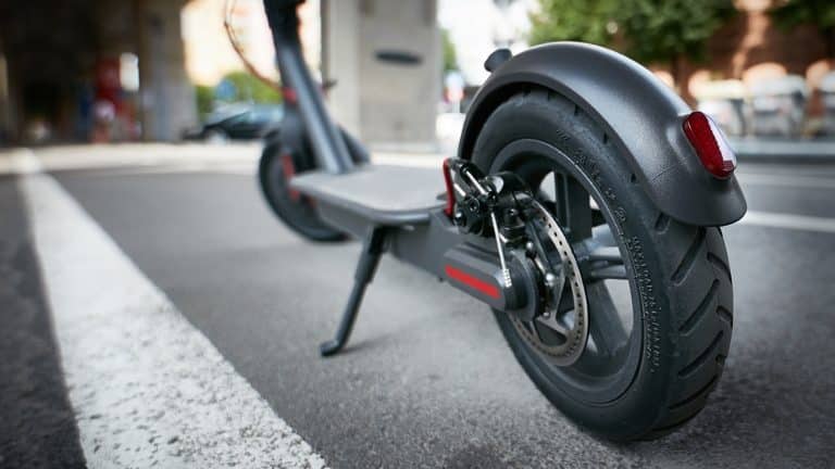 Murter: 49-godišnjak teško ozlijeđen nakon pada s romobila