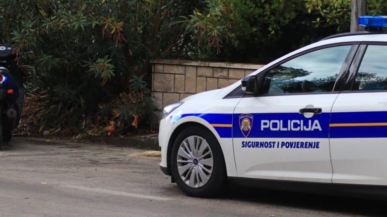 Zadar: 29-godišnjak priveden zbog iznude