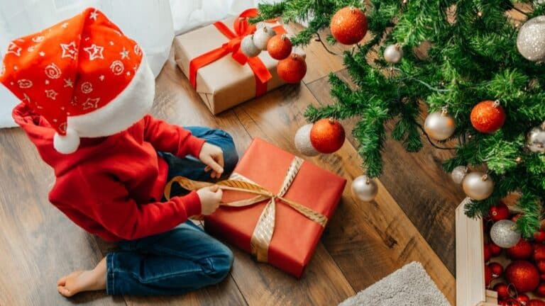 Što kupiti djetetu za Božić? Evo top 7 kreativnih poklona