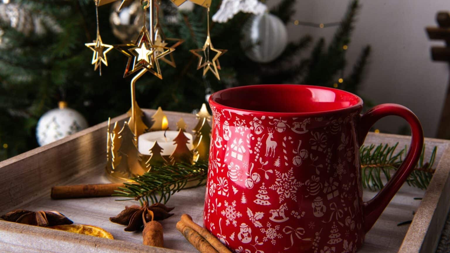 Kako ukrasiti dnevni boravak za Božić? Evo 11 savjeta