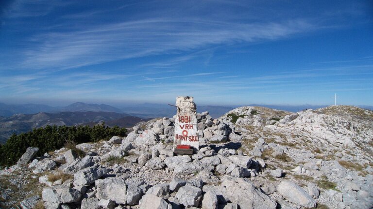 Sinjal je najviši vrh Dinare i Hrvatske