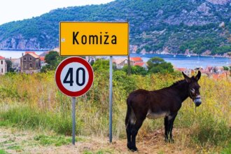 Komiža i magarac